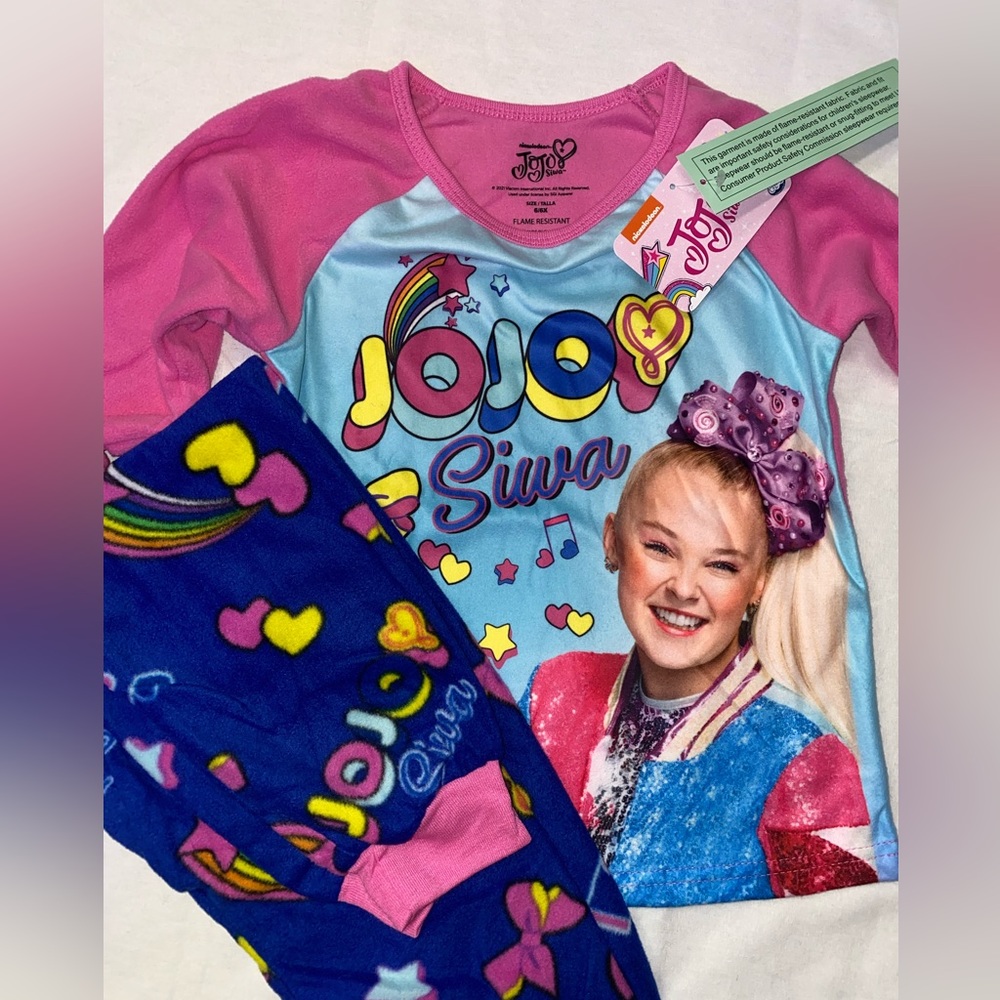 JoJo Siwa PJ Set with slippers, NWT, size 6/6x clothes and 11/12 slippers